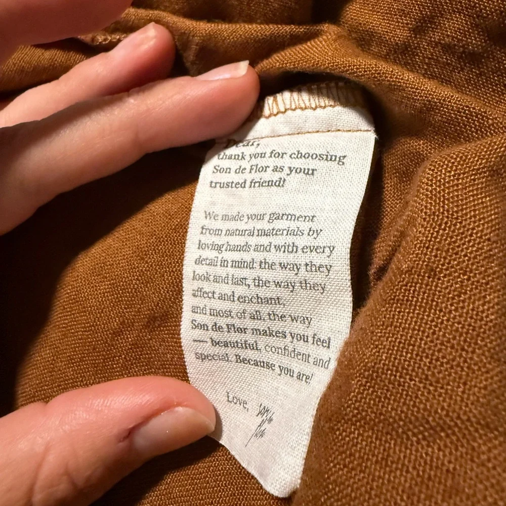 Son de Flor | Warm Brown Long Sleeve Women's Top | 100% Linen - Picture 8 of 11